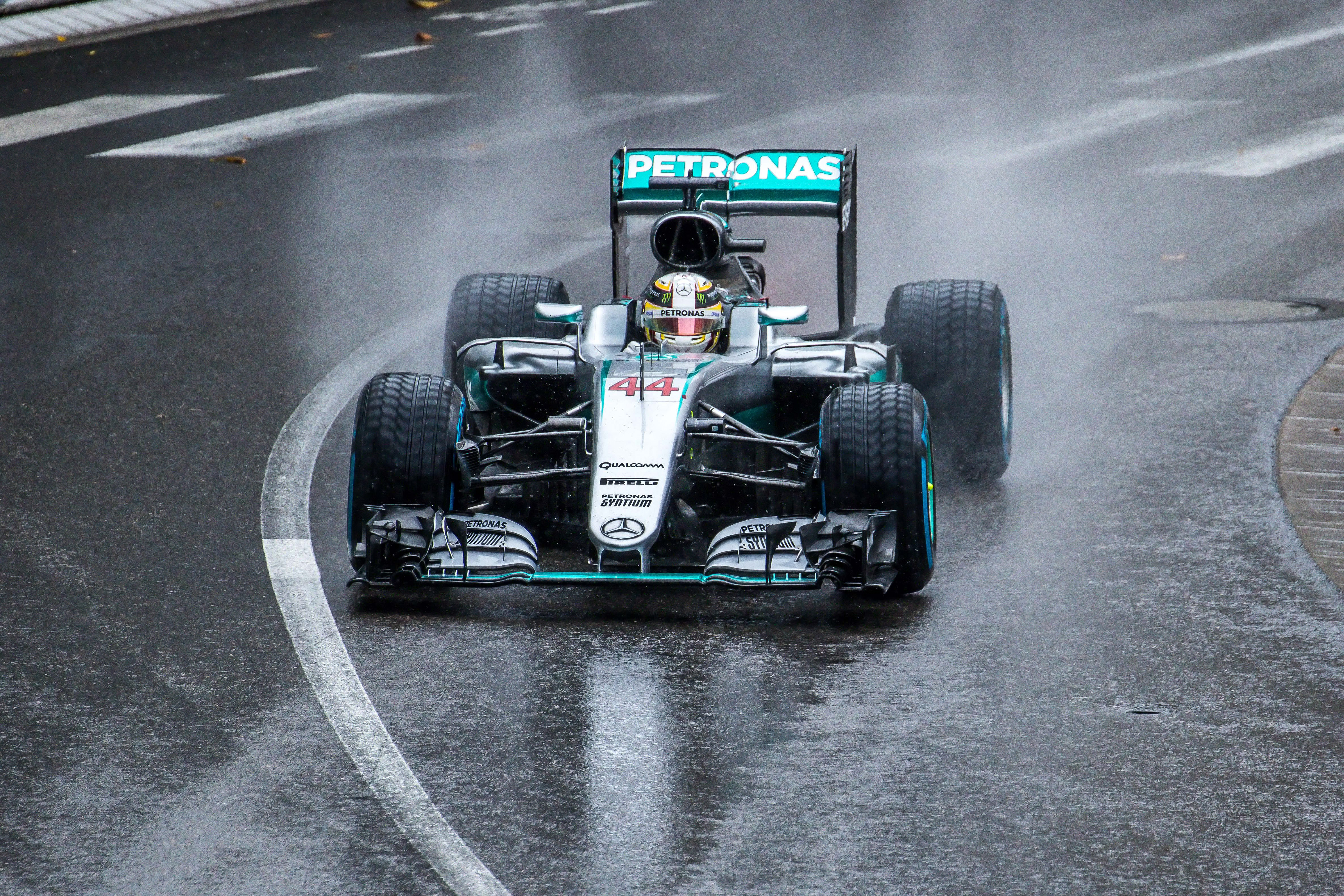 Lewis Hamilton, Piloto de Fórmula 1, em 2016 - Wikipedia 