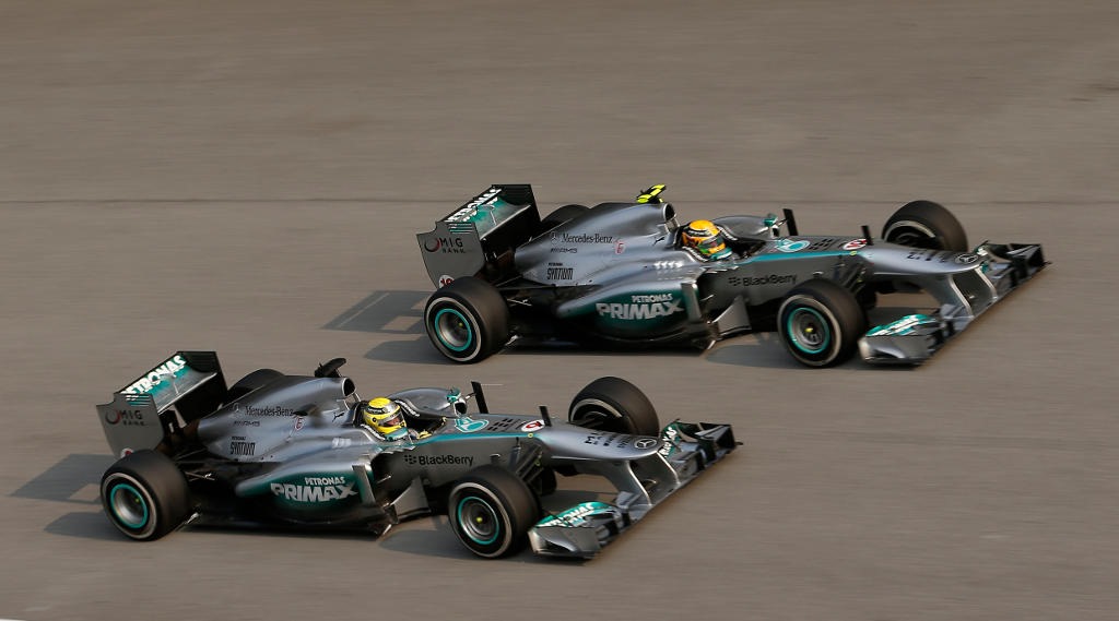 Lewis Hamilton, Piloto de Fórmula 1, em 2013 - wikipedia - Smo1997 